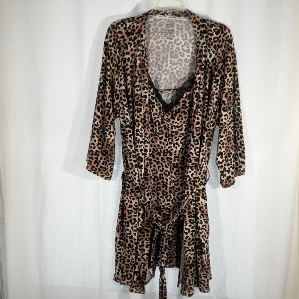 Nine West Leopard Nightgown & Robe 
Size Large